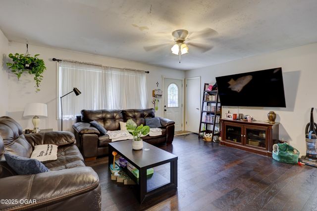 133 Red Oak Drive, Carl Junction, MO 64834