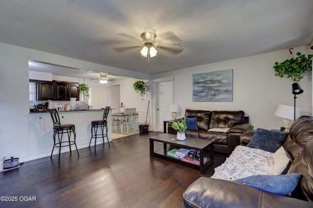 133 Red Oak Drive, Carl Junction, MO 64834