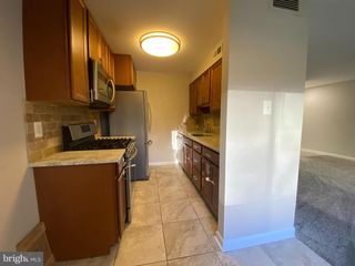 10424 ROCKVILLE PIK #202, Rockville, MD 20852