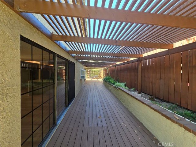 3255 Henrietta, Glendale, CA 91214