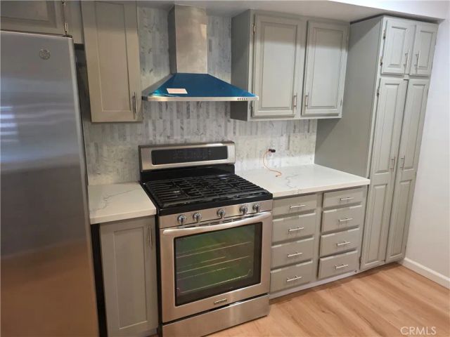 3255 Henrietta, Glendale, CA 91214