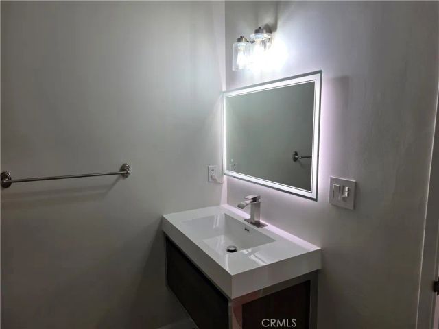 3255 Henrietta, Glendale, CA 91214