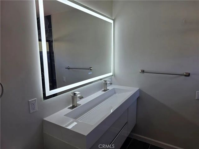 3255 Henrietta, Glendale, CA 91214