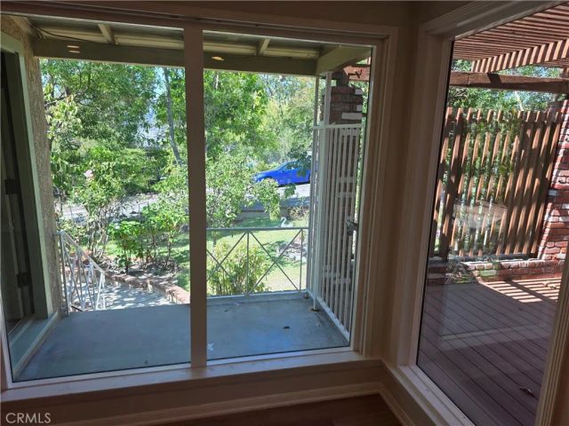 3255 Henrietta, Glendale, CA 91214