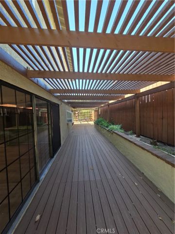 3255 Henrietta, Glendale, CA 91214
