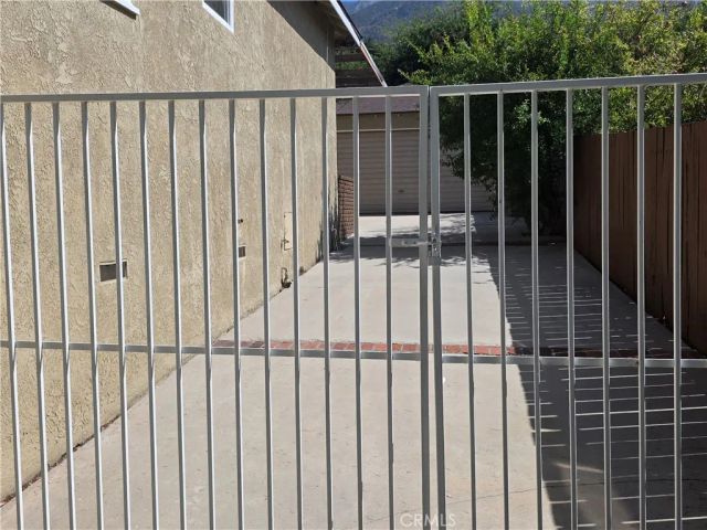 3255 Henrietta, Glendale, CA 91214