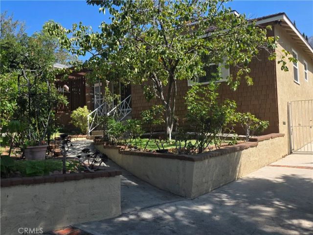 3255 Henrietta, Glendale, CA 91214