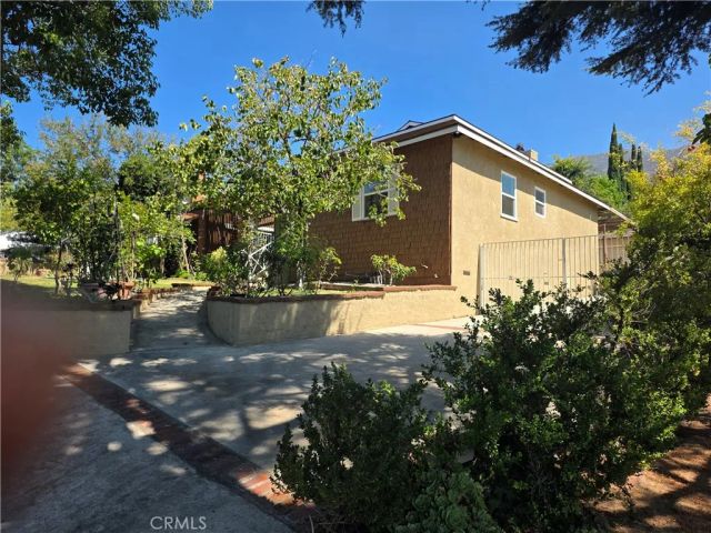 3255 Henrietta, Glendale, CA 91214