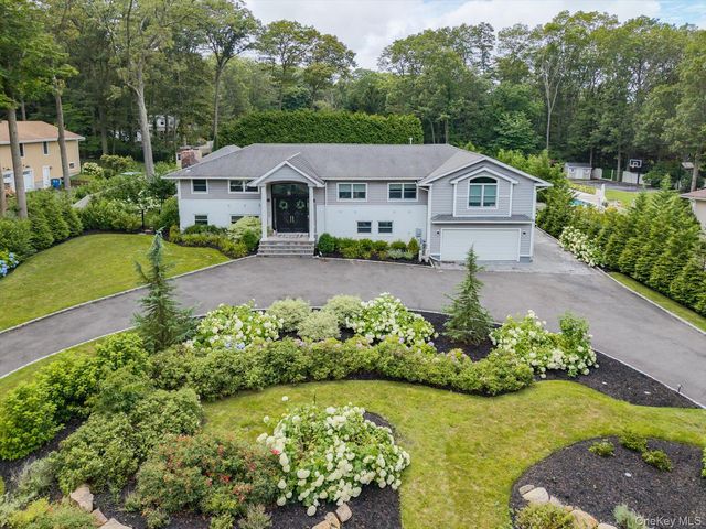 22 Beaumont Drive, Melville, NY 11747