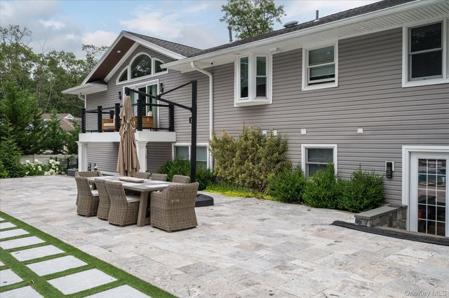 22 Beaumont Drive, Melville, NY 11747