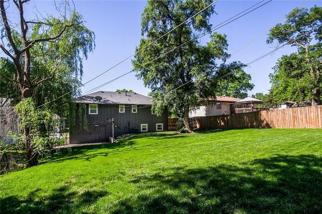 406 E 90th Terrace, Kansas City, MO 64131