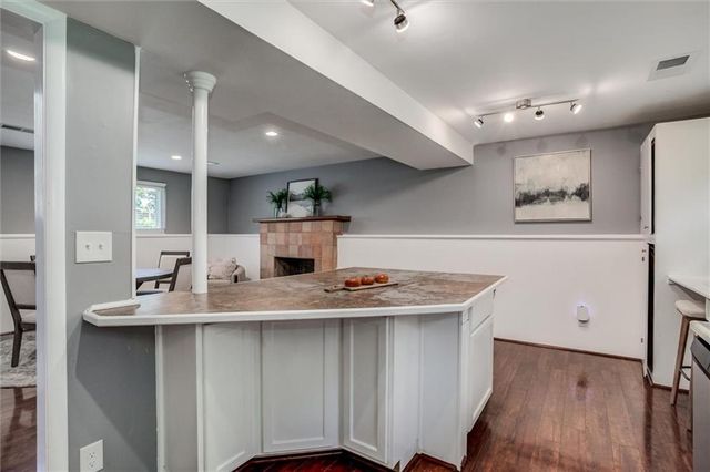 406 E 90th Terrace, Kansas City, MO 64131