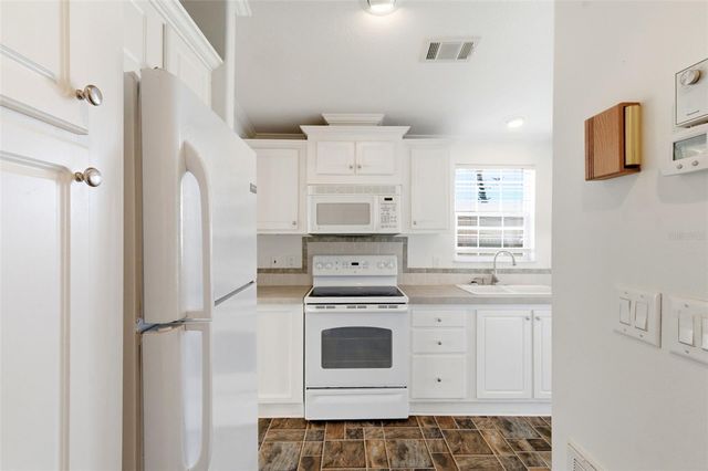 3275 26TH AVENUE E 134, Bradenton, FL 34208