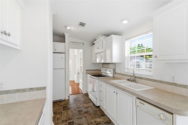 3275 26TH AVENUE E 134, Bradenton, FL 34208