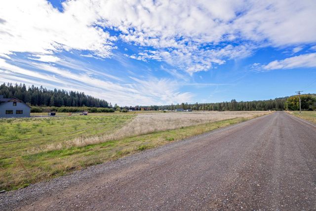 24340 N Crescent Rd, Chattaroy, WA 99003