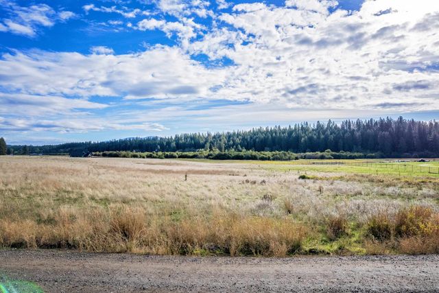 24340 N Crescent Rd, Chattaroy, WA 99003