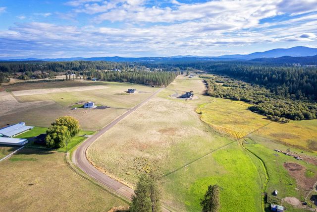 24340 N Crescent Rd, Chattaroy, WA 99003