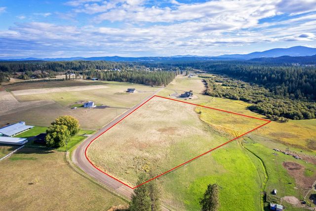 24340 N Crescent Rd, Chattaroy, WA 99003