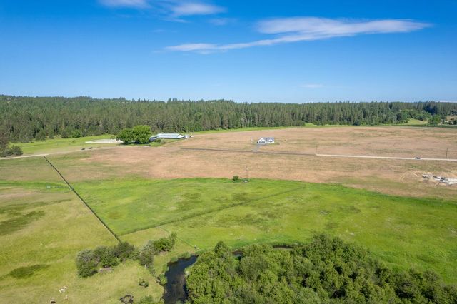 24340 N Crescent Rd, Chattaroy, WA 99003