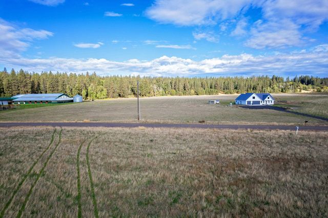 24340 N Crescent Rd, Chattaroy, WA 99003