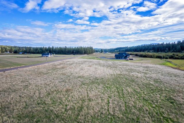 24340 N Crescent Rd, Chattaroy, WA 99003