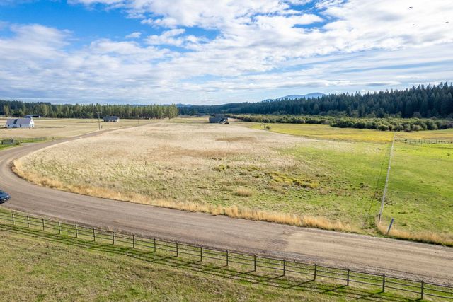 24340 N Crescent Rd, Chattaroy, WA 99003