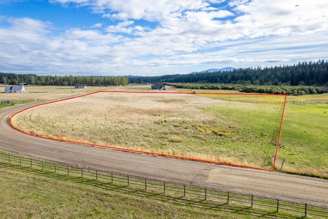 24340 N Crescent Rd, Chattaroy, WA 99003