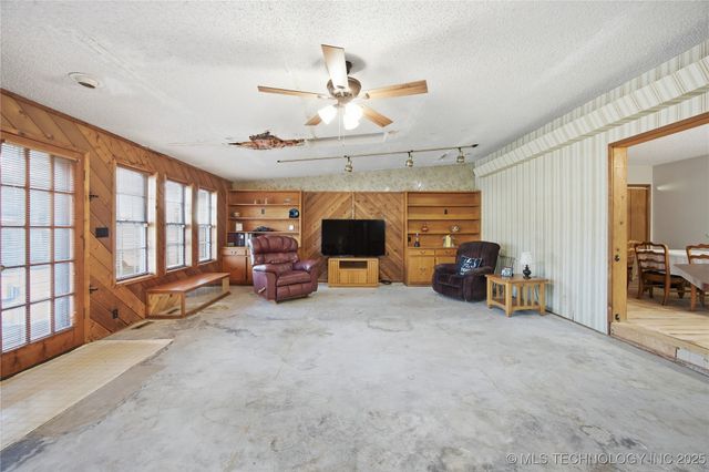 1812 Houston Street, Muskogee, OK 74403