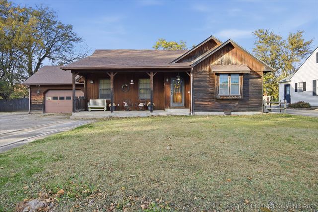 1812 Houston Street, Muskogee, OK 74403