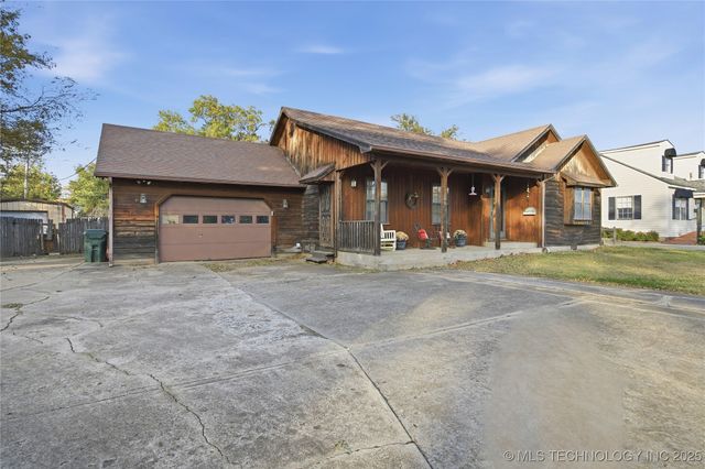 1812 Houston Street, Muskogee, OK 74403