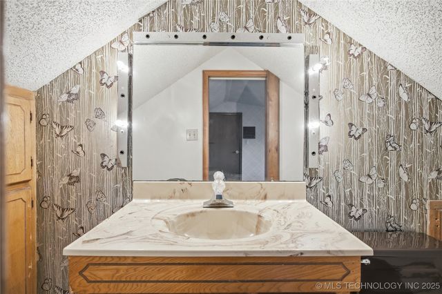 1812 Houston Street, Muskogee, OK 74403