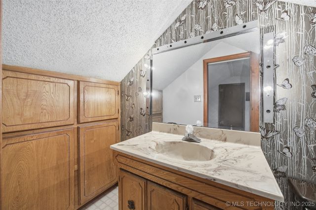 1812 Houston Street, Muskogee, OK 74403