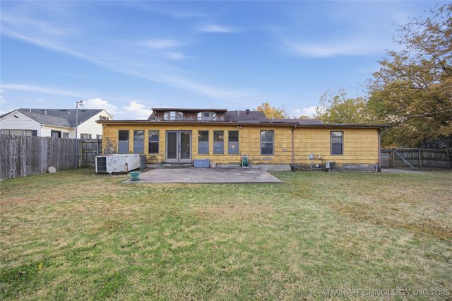 1812 Houston Street, Muskogee, OK 74403