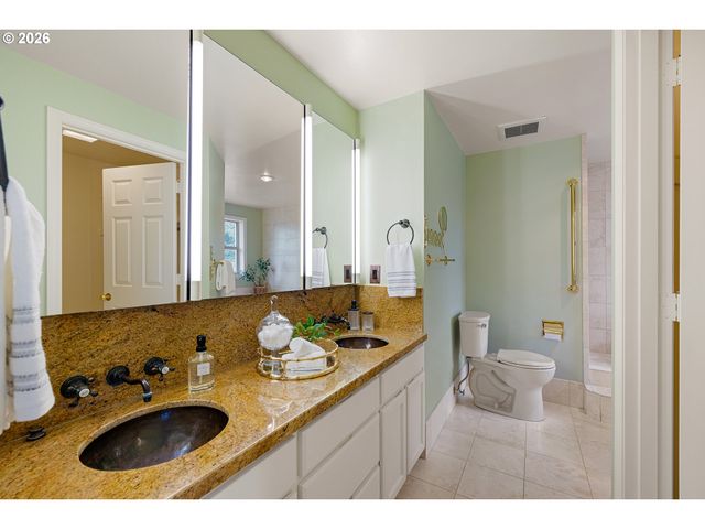 2323 W 28TH Ave, Eugene, OR 97405