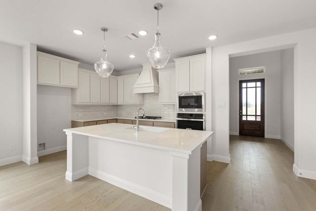 1020 Wheatland Drive, Justin, TX 76247