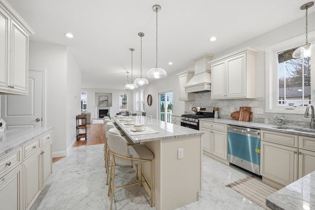 110 Crystal Brook Drive, Springfield, MA 01118