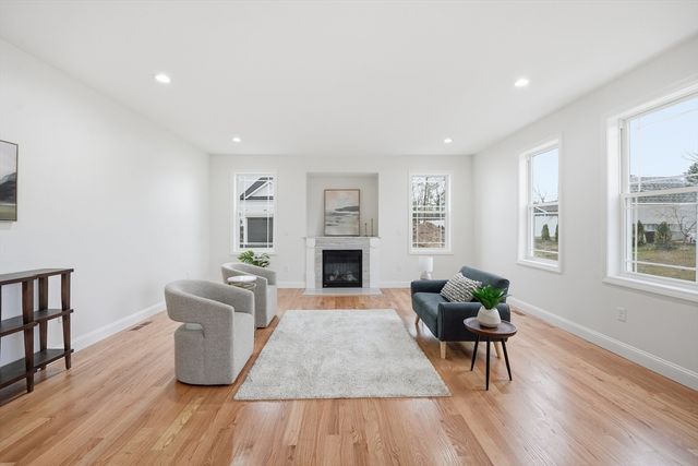 110 Crystal Brook Drive, Springfield, MA 01118