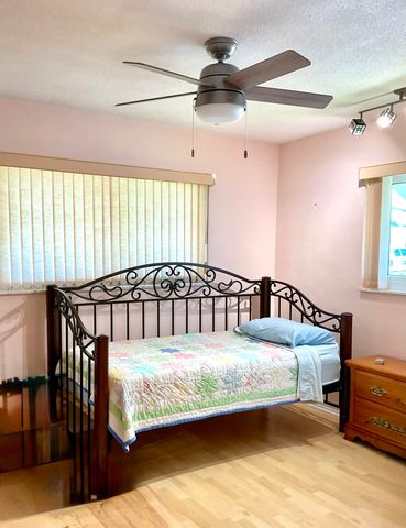 133 NW 10th Court, Boynton Beach, FL 33426