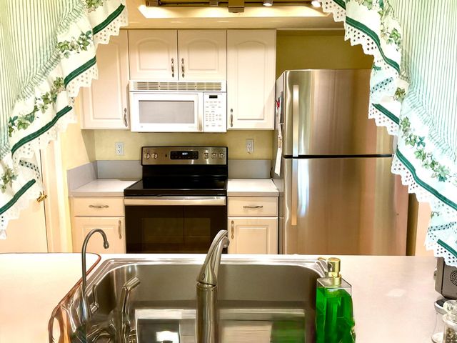 133 NW 10th Court, Boynton Beach, FL 33426