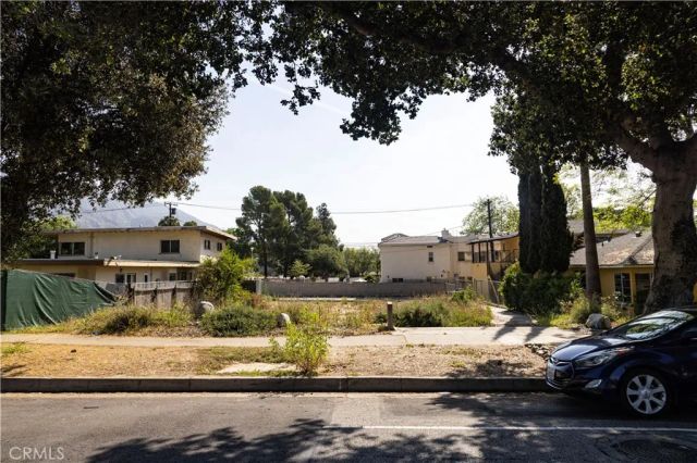 1210 N Altadena, Pasadena, CA 91107