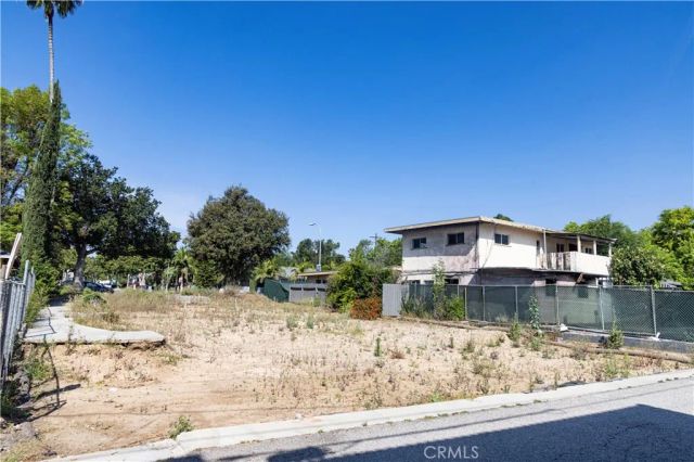 1210 N Altadena, Pasadena, CA 91107