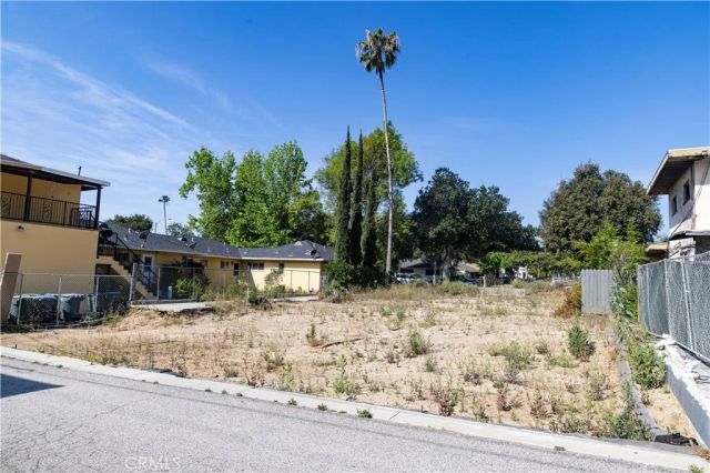 1210 N Altadena, Pasadena, CA 91107