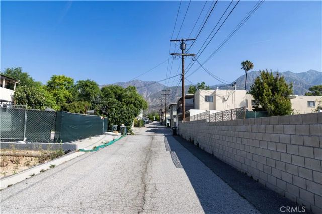 1210 N Altadena, Pasadena, CA 91107