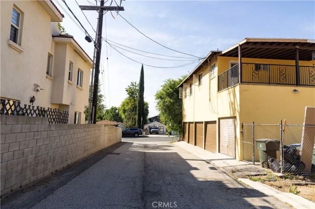 1210 N Altadena, Pasadena, CA 91107