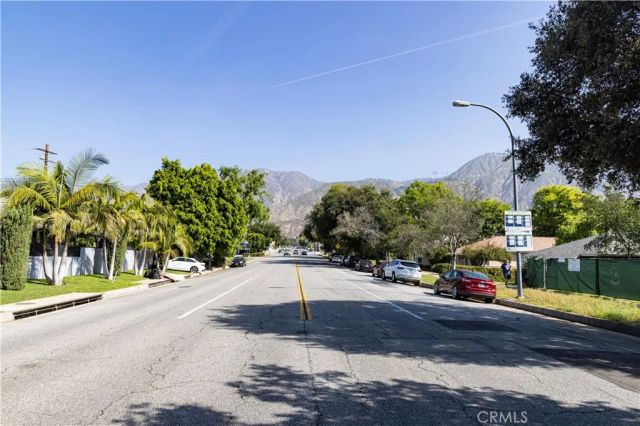 1210 N Altadena, Pasadena, CA 91107