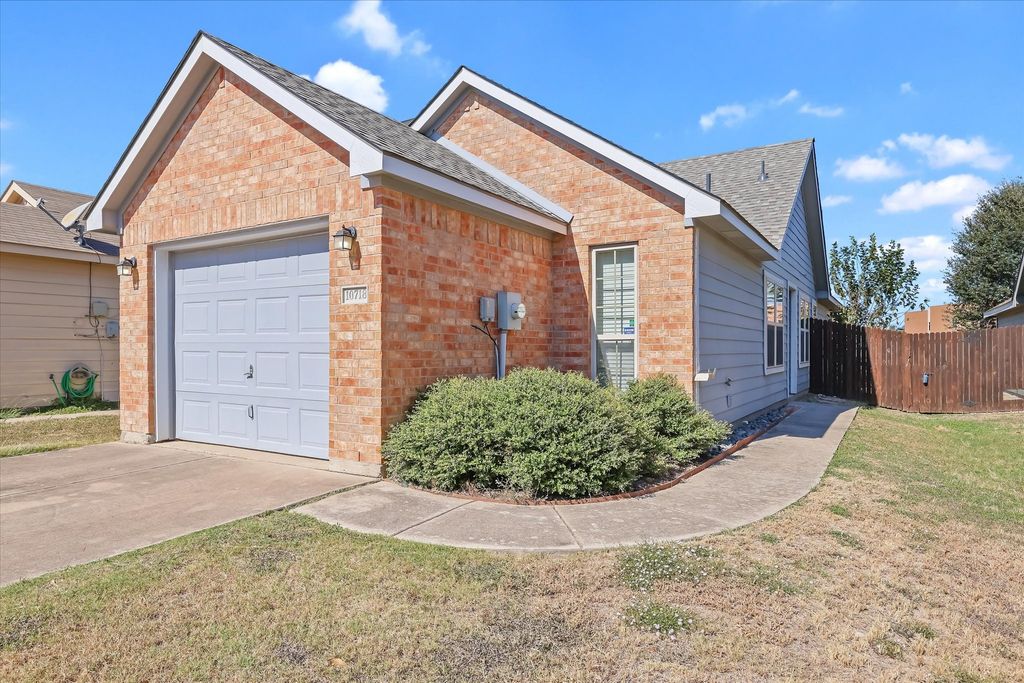10718 Edgewest Terrace, Fort Worth, TX 76108