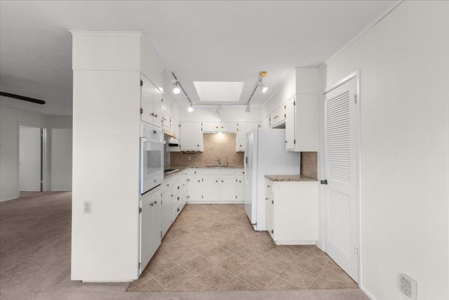 8933 Kincaid Drive, Benbrook, TX 76116