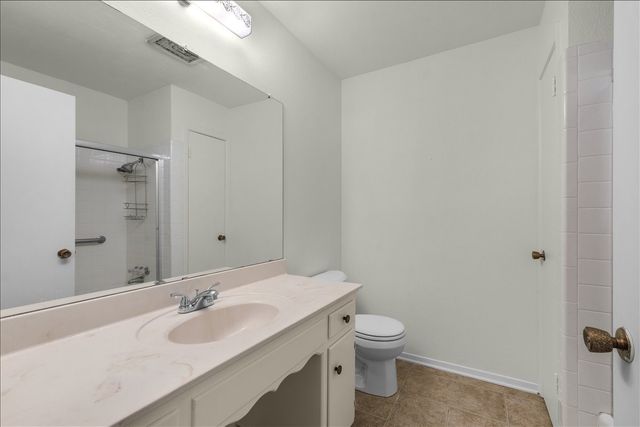 8933 Kincaid Drive, Benbrook, TX 76116