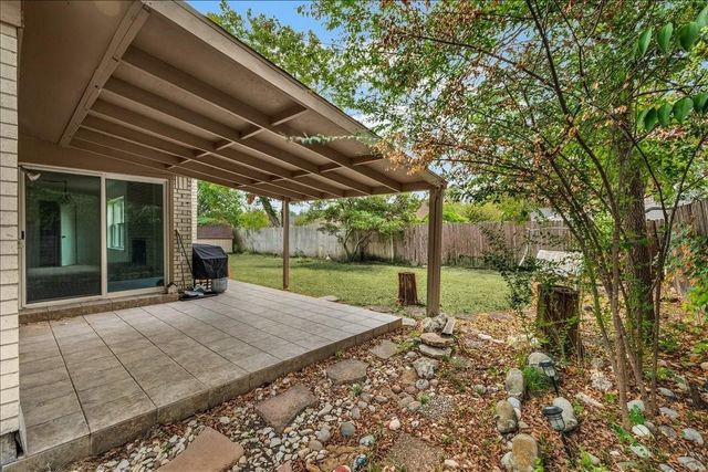 8933 Kincaid Drive, Benbrook, TX 76116