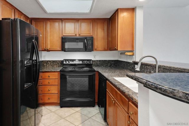 1950 Camino de la Reina 311, San Diego, CA 92108